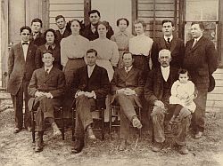 Dan Suggett and family (ca 1905)